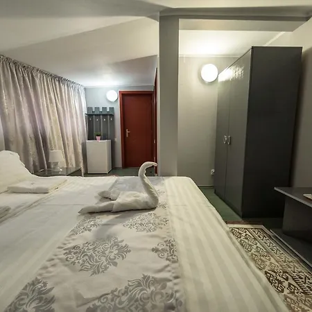 Vila Aquarium 3* 马马亚